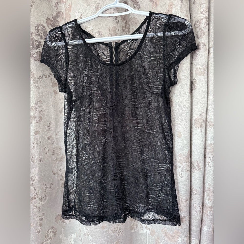 EXPRESS/Size: S/ Black Lace Overlay Top